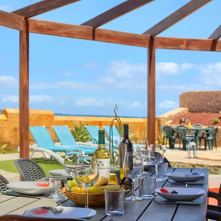 El Castillito Beachfront Сasa de vacaciones Corralejo