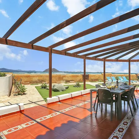 Сasa de vacaciones El Castillito Beachfront Corralejo